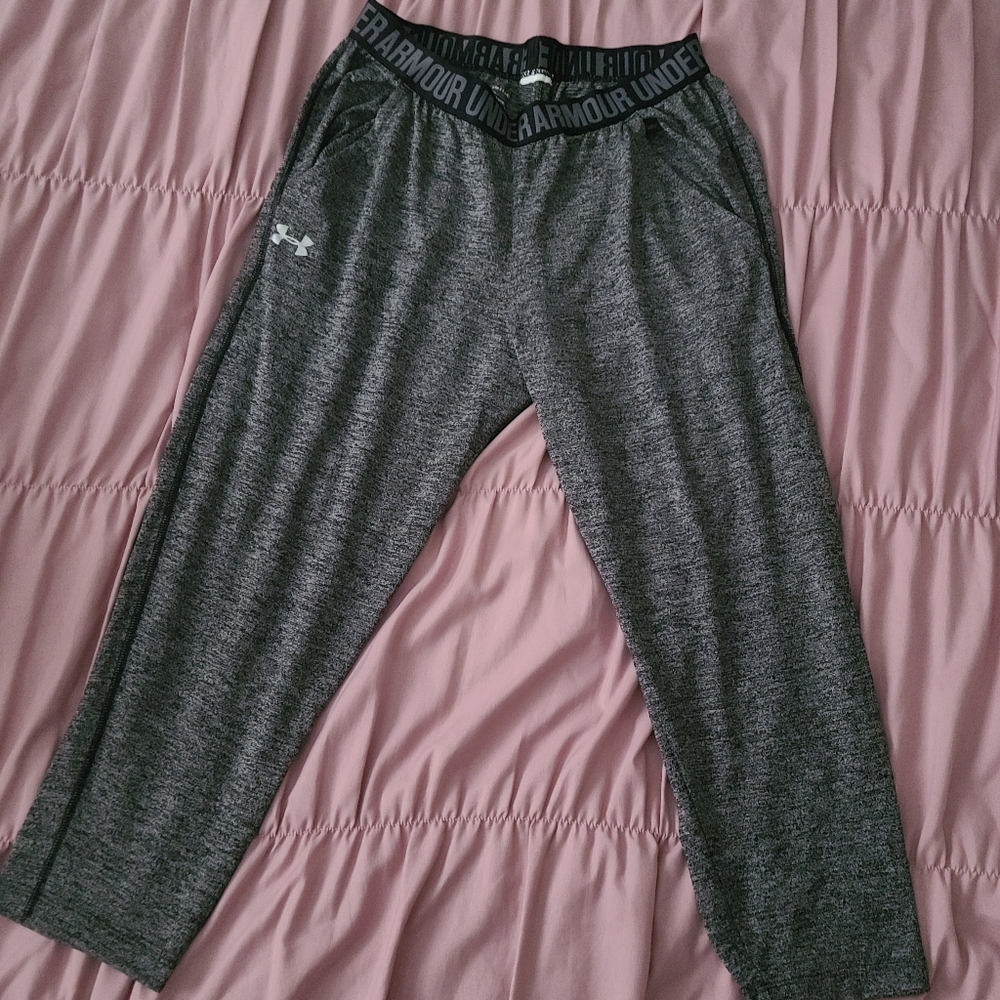 Under armour size medium bottom